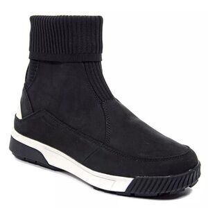 The North Face like new 🌟Women's Sierra Knit Waterproof Boots - Black and White